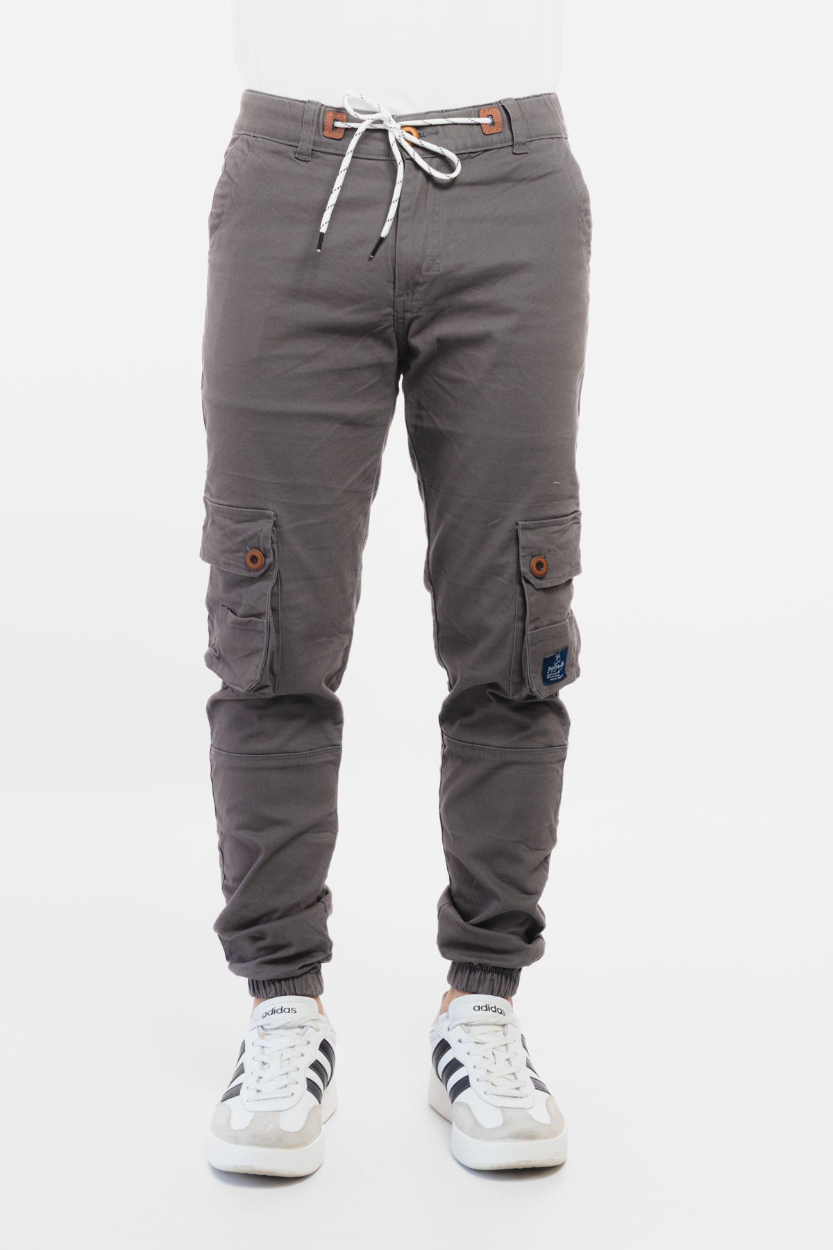 Gris oscuro