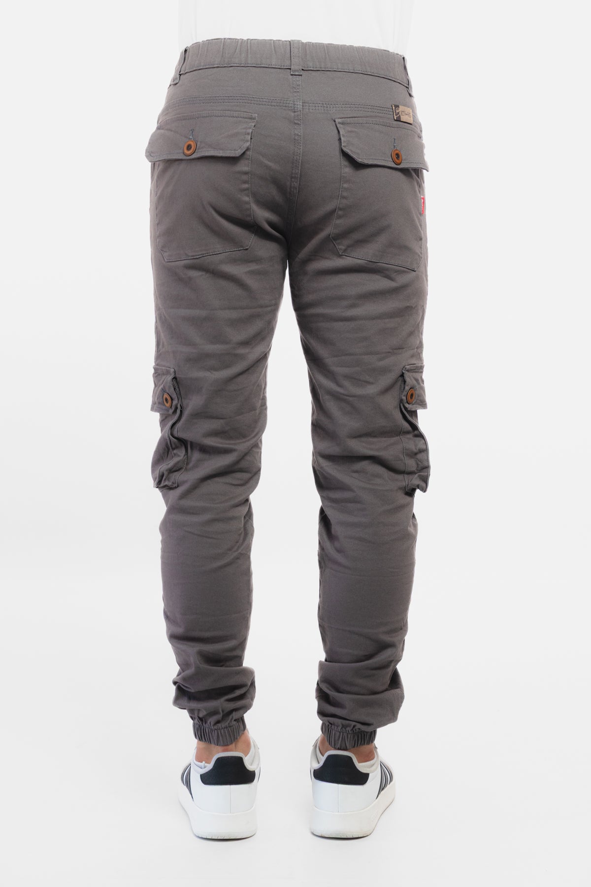 Gris oscuro