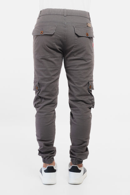 Gris oscuro