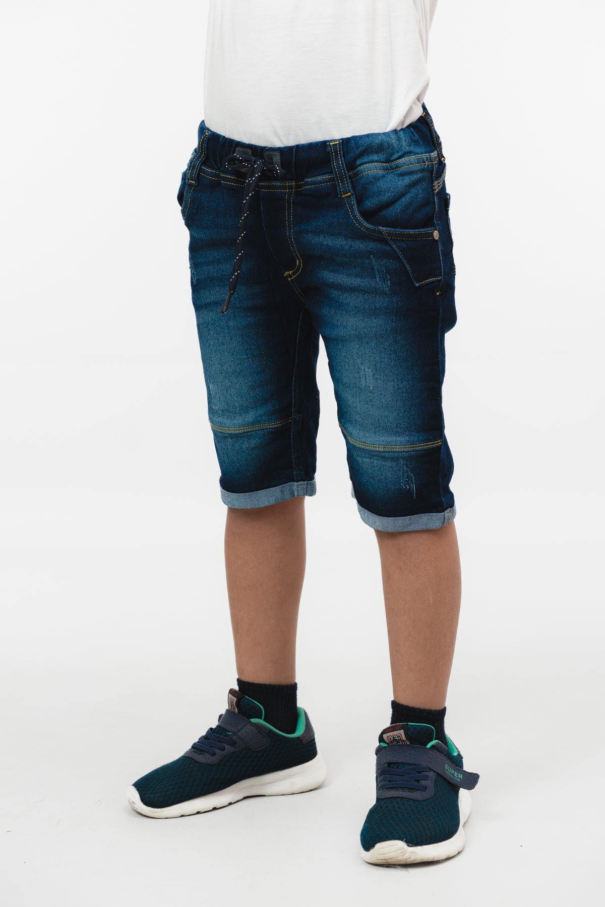 Azul oscuro